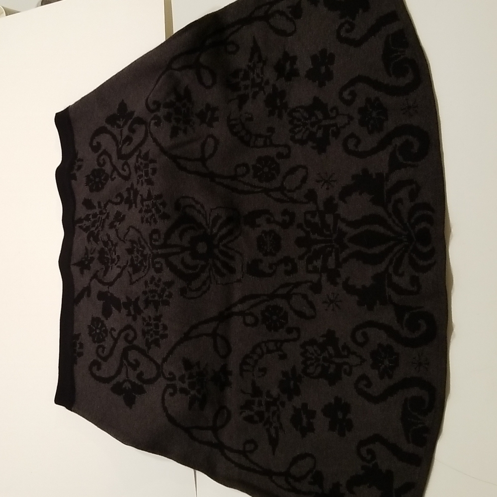 Beautiful Spense Knit Skirt